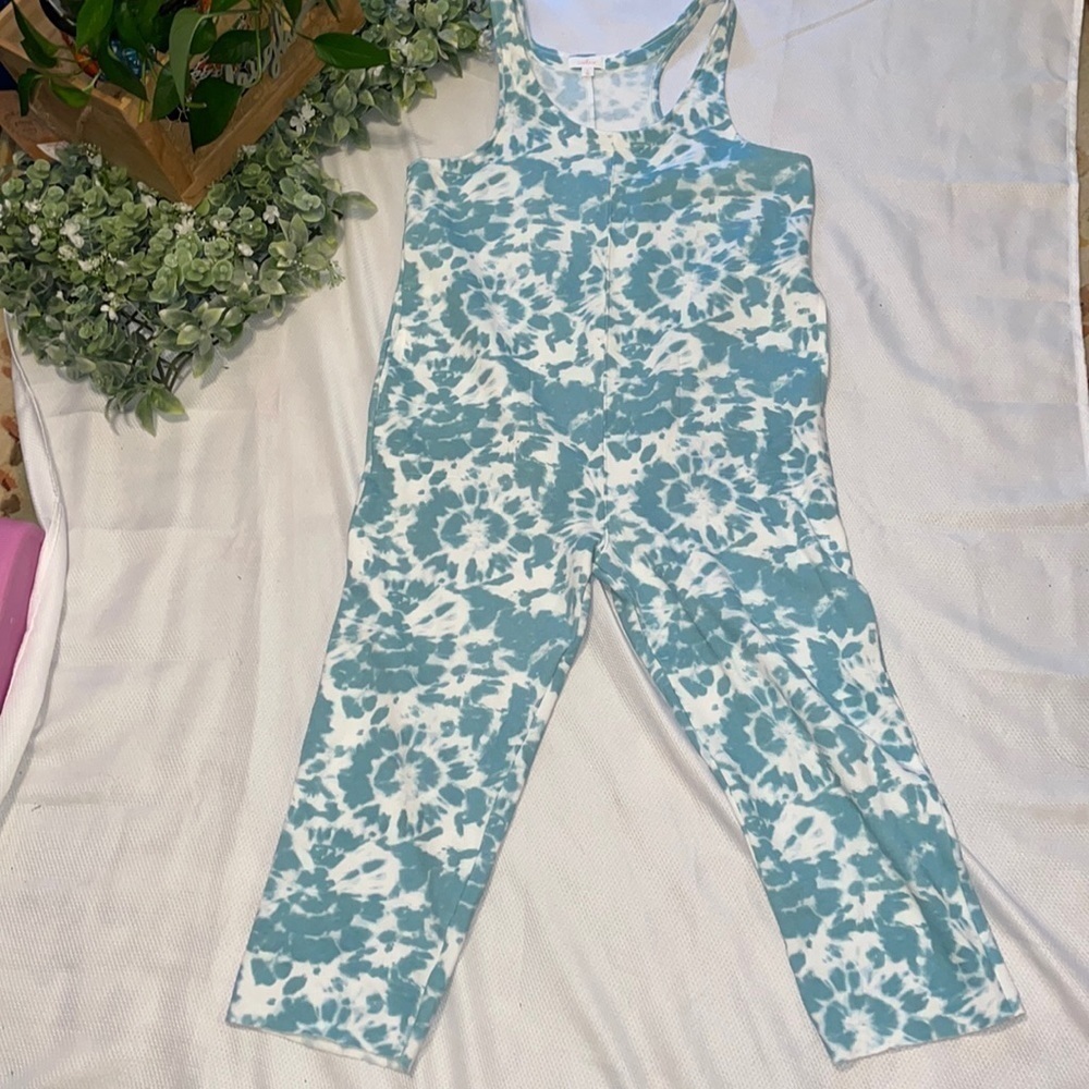 Colsie women’s medium 8 10 jumper overall romper tie dye casual crop ankle green
